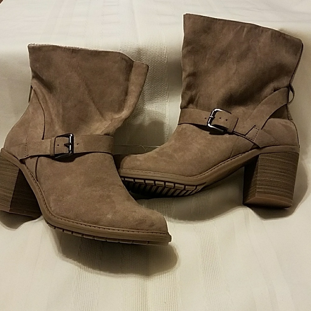 A New Day NWT sz 8.5 Blinda heeled fashion boots